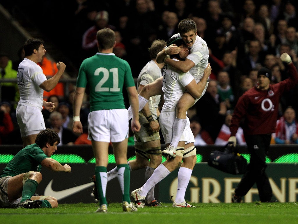Owen Farrell (right) and Tom Palmer celebrate the award of a penalty try to England