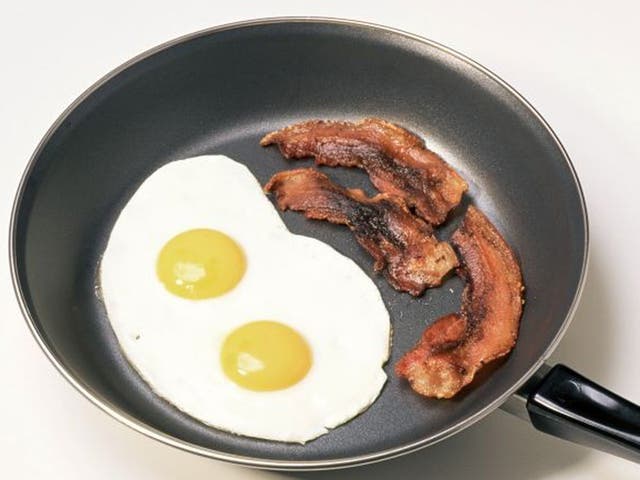 Bacon and eggs: 338 calories