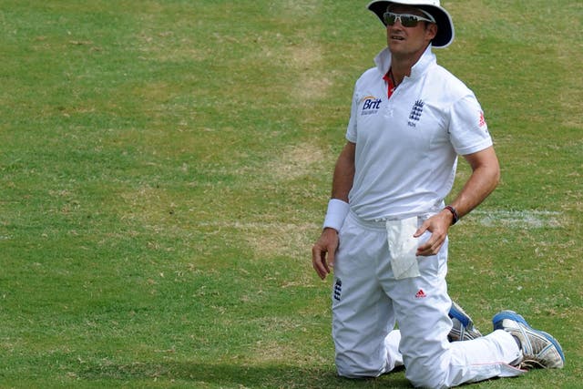 Andrew Strauss still has the backing of his players, according to
Graham Gooch