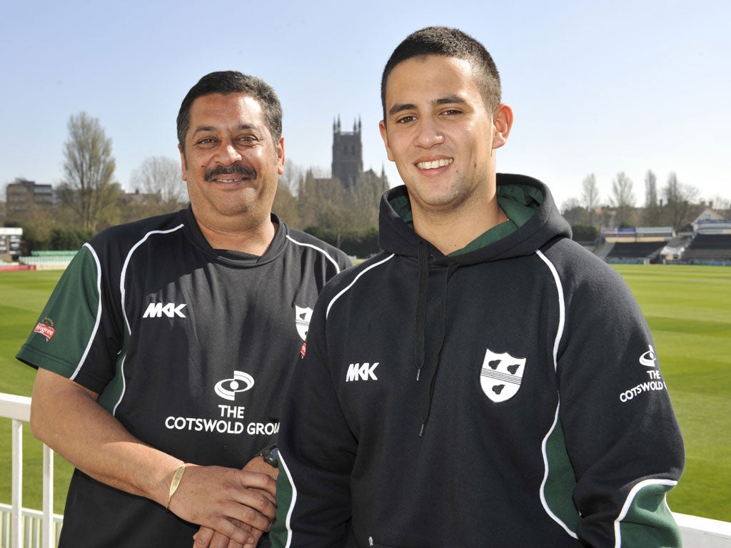 Worcester Pair: As spin bowling coach, Damian D'Oliveira (left) is overseeing Brett's development