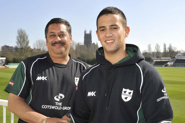 Worcester Pair: As spin bowling coach, Damian D'Oliveira (left) is overseeing Brett's development