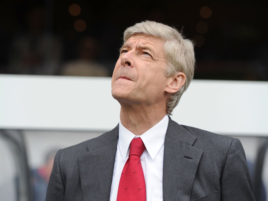 Arsène Wenger can only look up at the top two this season, but he seems to be backing United – albeit a little cryptically – to claim the crown