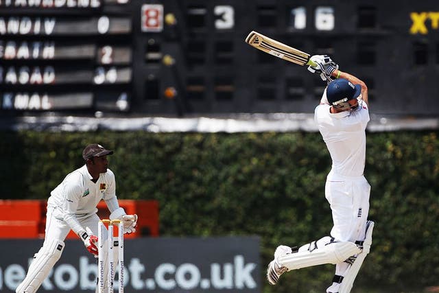 Kevin Pietersen hits the winning runs during day 5 of the 2nd test match