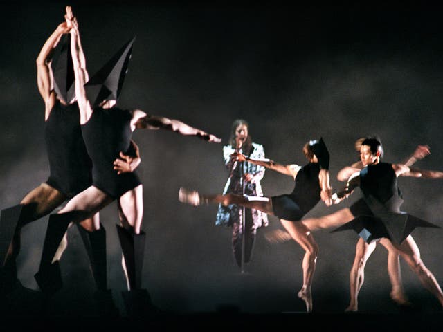 Wayne McGregor's <i>Carbon Life</i> stretches its dancers, as does Anna Karenina