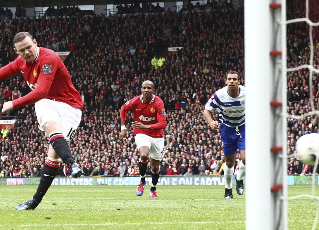 Man Utd 2-0 QPR Wayne Rooney scores a controversial penalty to give Man Utd the lead at Old Trafford. Shaun Derry was sent off for the foul on Ashley Young although QPR will feel extremely hard done by as the Man Utd winger was in an offside