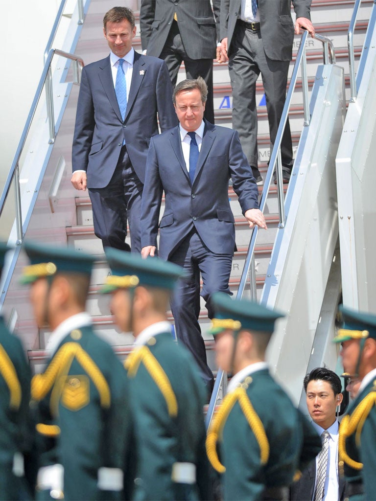 David Cameron arrives in Japan with Culture Secretary Jeremy Hunt