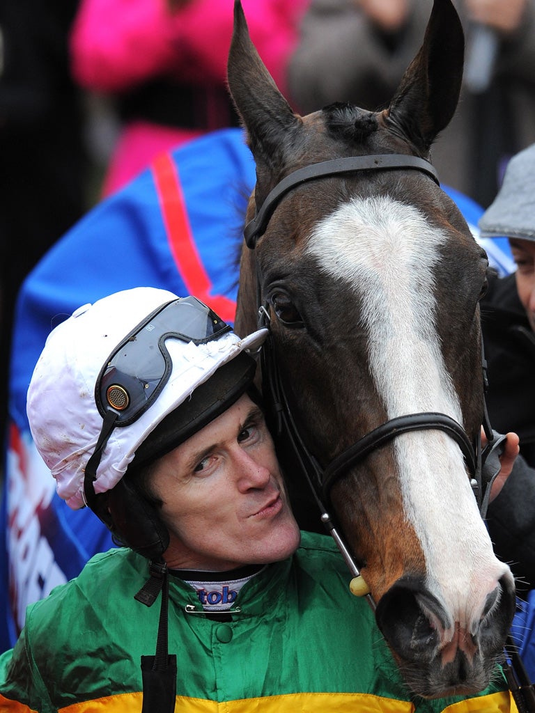 Can Tony McCoy and Synchronised repeat their Cheltenham
success at Aintree?