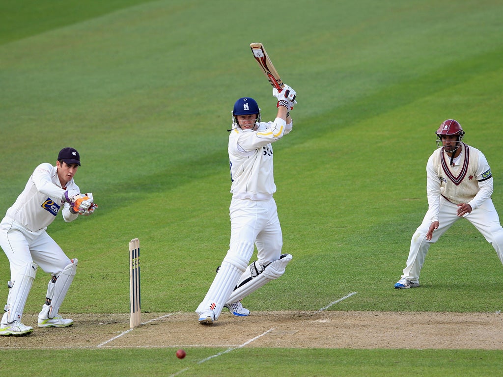 Rikki Clarke helps Warwickshire to a handy first-innings lead over Somerset