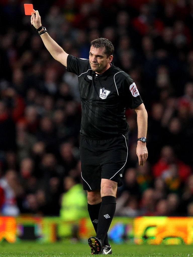 Referee Phil Dowd
