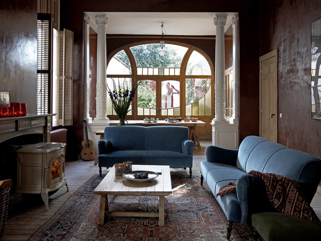 Maison Zenasni's cosy sitting room