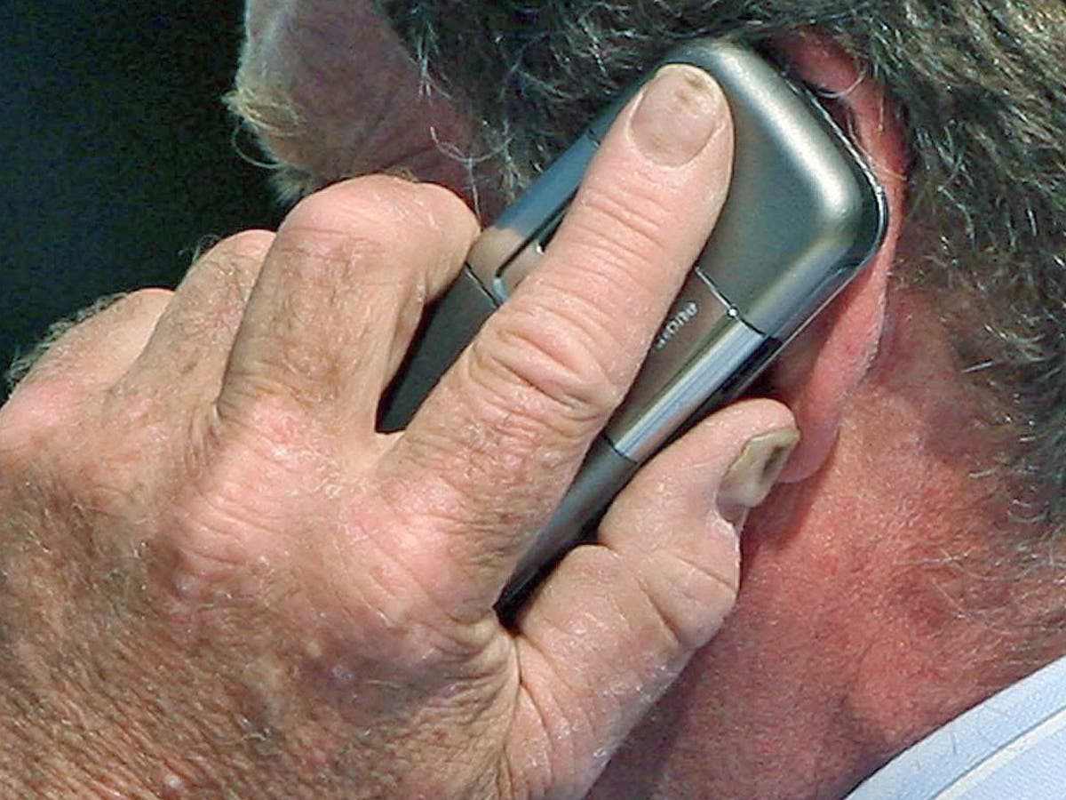 'No evidence' of mobile phone cancer risk