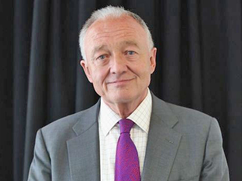 The Labour candidate Ken Livingstone, who travelled in public transport and arrived on foot to Southwark College last week