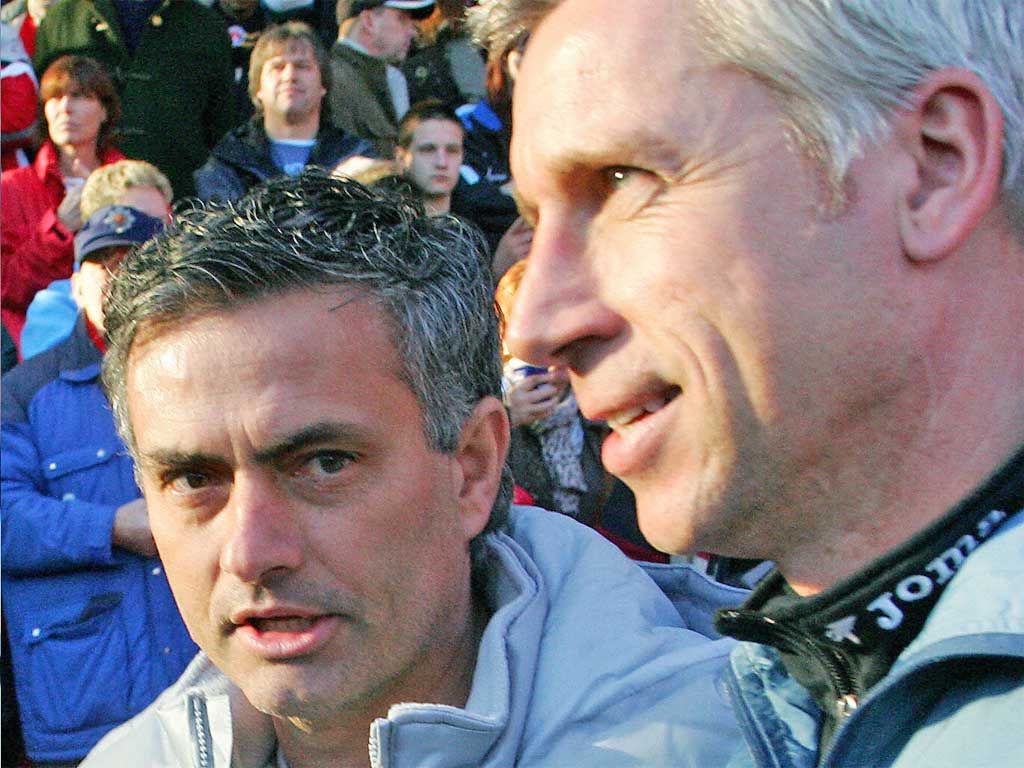 Alan Pardew (right) undertook a study of Chelsea when Jose Mourinho was in charge