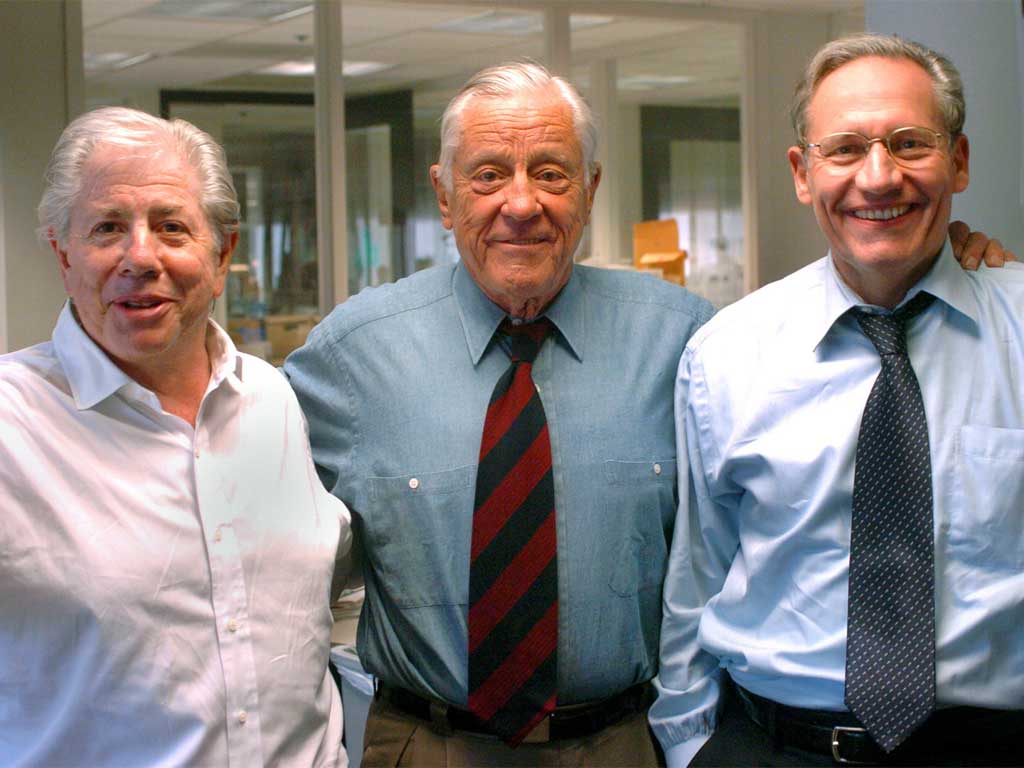 Carl Bernstein (left) and Bob Woodward (right) with former 'Washington Post' executive editor Ben Bradlee
