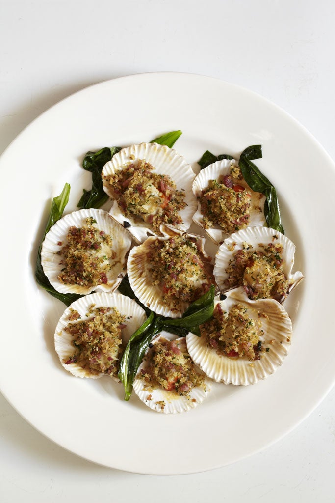 Queen scallops with bacon and wild garlic