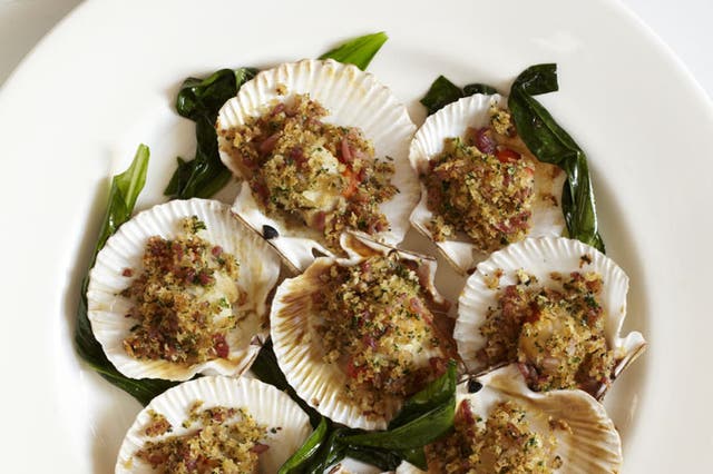 Queen scallops with bacon and wild garlic