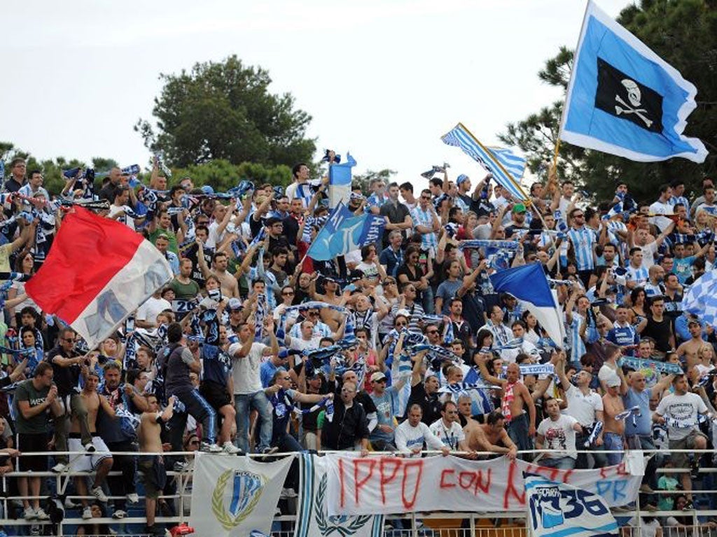 Pescara football fans at a match against Vicenza
