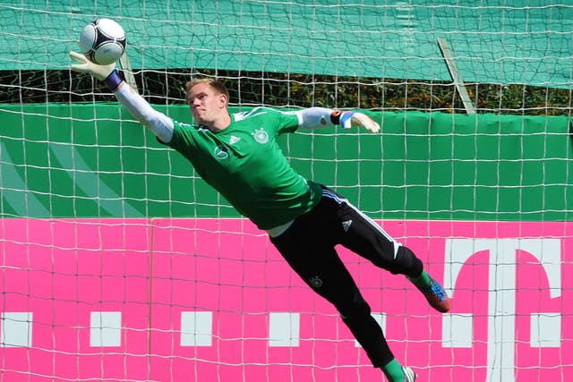 Manuel Neuer pictured training ahead of the Champions League final