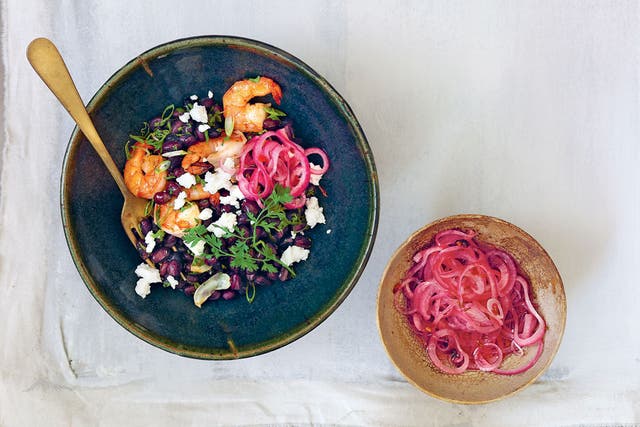 Black bean salad with prawns and pickled onion