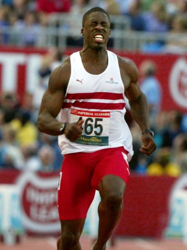 Dwain Chambers pulls up in the 2002 Commonwealth Games men's 100m final