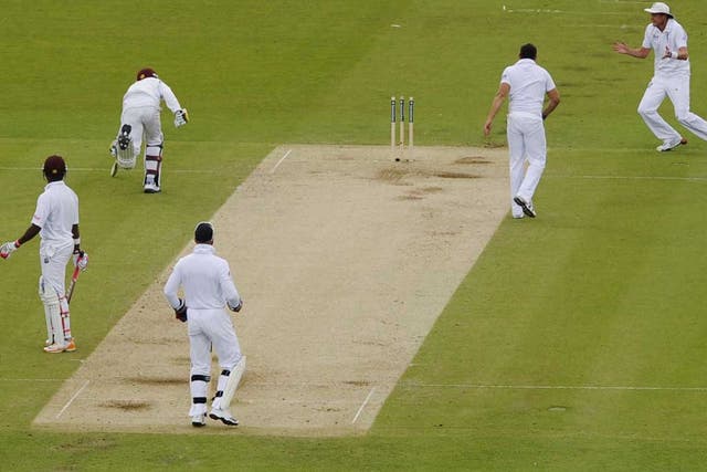 Jonny Bairstow (out of shot) runs out Kirk Edwards