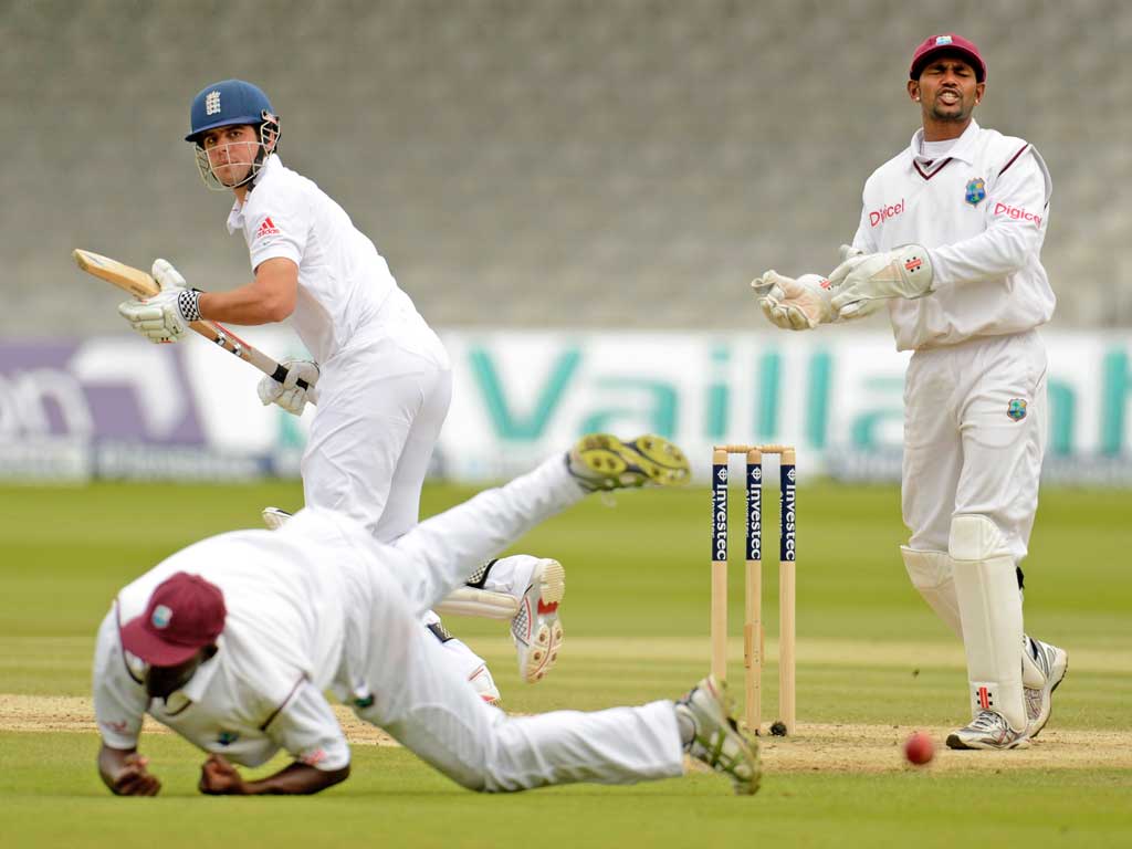 Denesh Ramdin watches Alastair Cook’s steer to slips evade West Indies captain
Darren Sammy