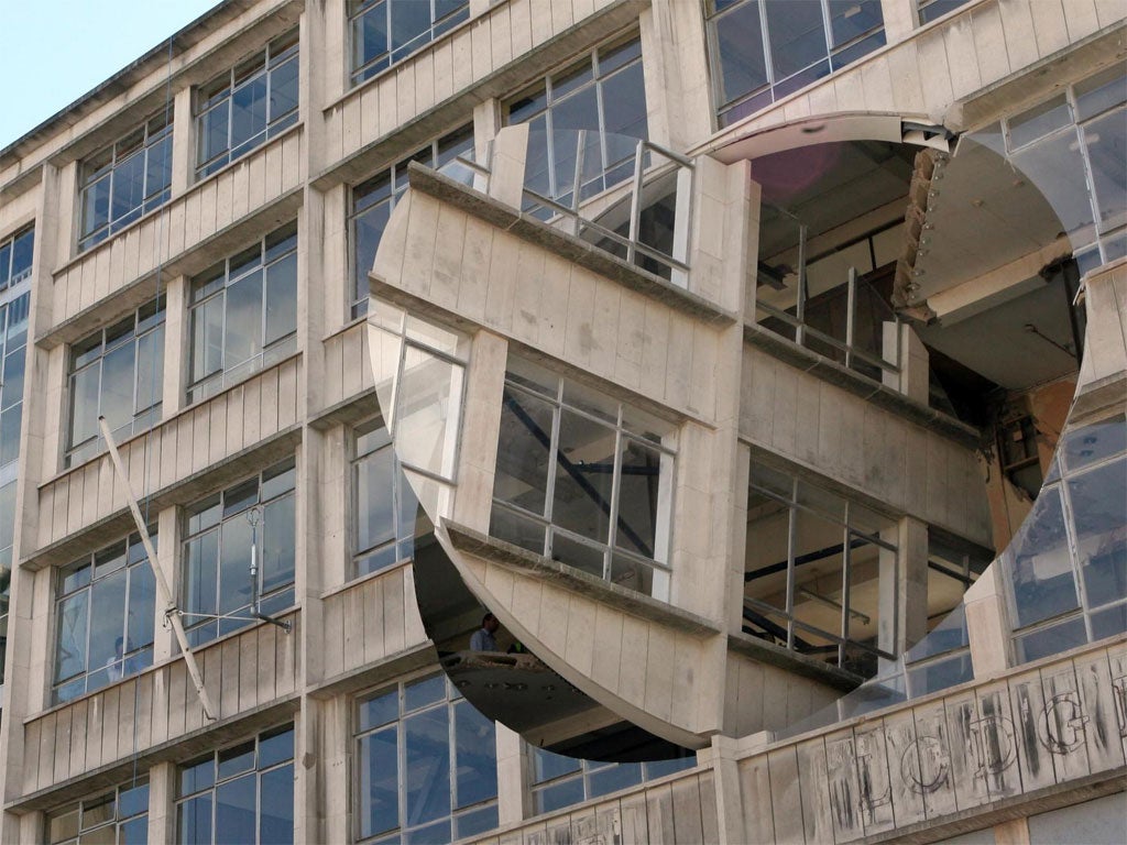 Richard Wilson's exemplary 'Turning the Place Over' was the subject of debate