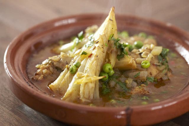 Chicken tagine with peas and fennel