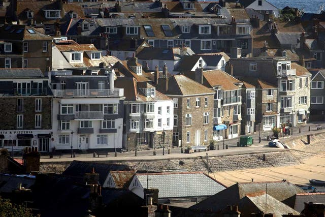 St Ives in the sun: But Cornwall misses out on £2m every year through discounts to owners of second homes