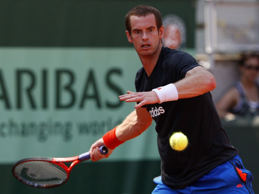 Andy Murray trains at the French Open