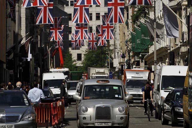 Regal aid: London gets ready for the Jubilee celebrations
