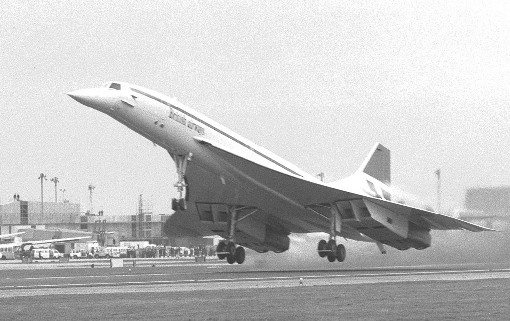 1976: Britain leads the world into a new era of air travel with the first commercial flight of Concorde, putting the UK at the forefront of aeronautical engineering.