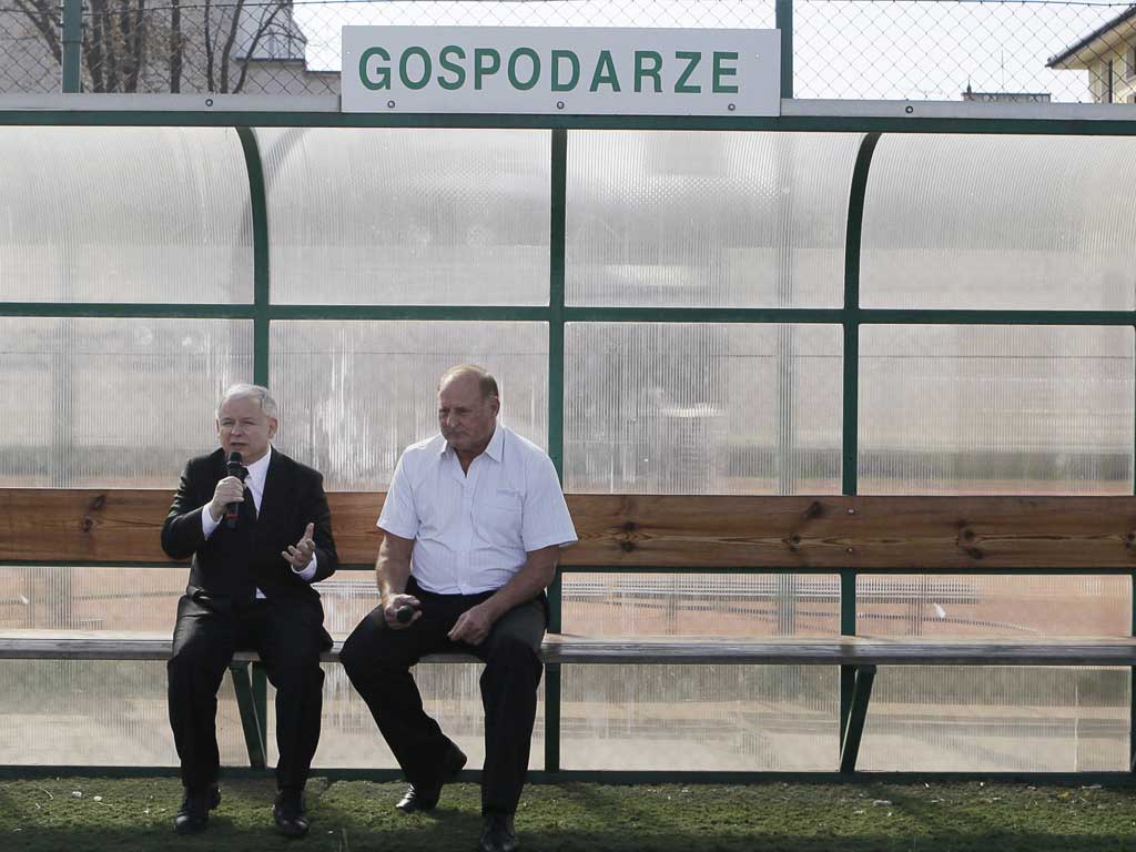 Pole position: Jan Tomaszewski (right) with former Polish PM Jaroslaw Kaczynski