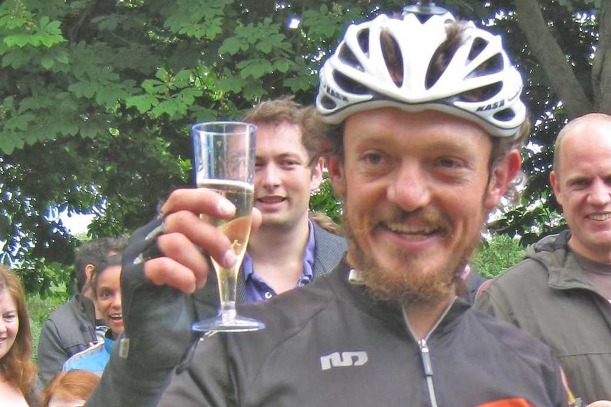 Round the world in 91 days: cyclist rides into record books | The ...