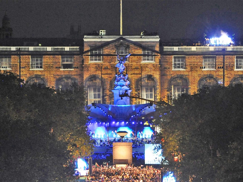 Projected visuals transformed the look of the Palace during Monday's concert