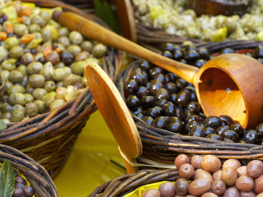 The truth is that black olives do not exist in nature, and those black olives that sell in our shops are dyed The truth is that black olives do not exist in nature, and those black olives that sell in our shops are dyed