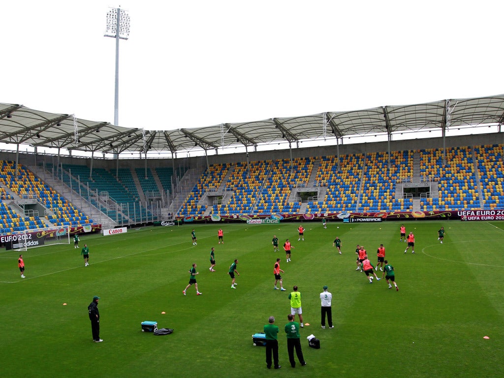 The Irish get back to work after their controversial day off with an open training session at Gdynia’s stadium in Poland yesterday