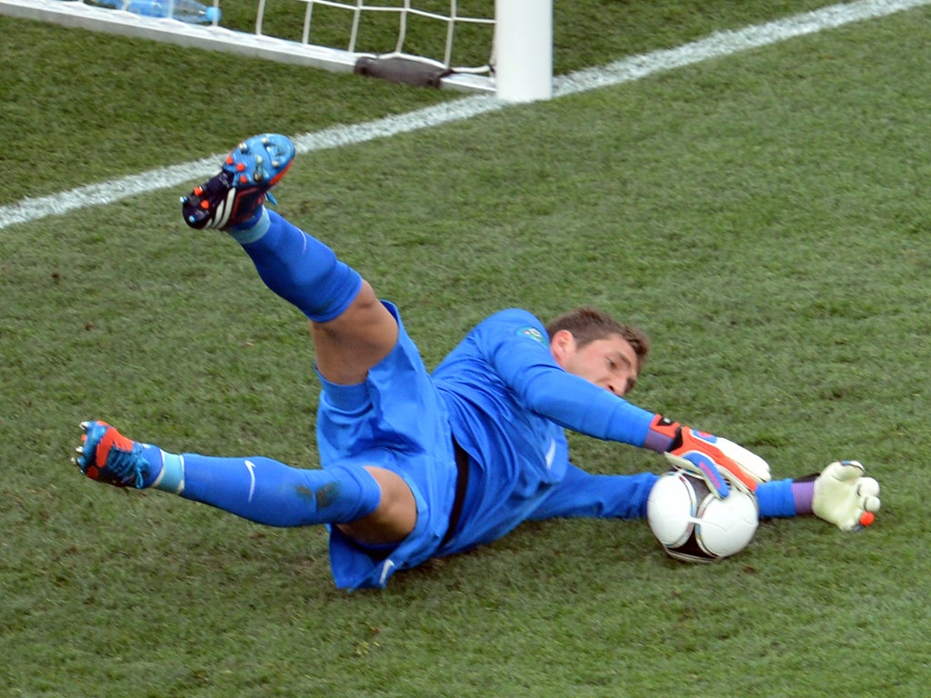 <p><strong>Maarten Stekelenburg </strong></p><p>Let Krohn-Dehli's shot through his legs but other than that pretty solid. Not the main reason the Dutch lost. 6/10</p>
