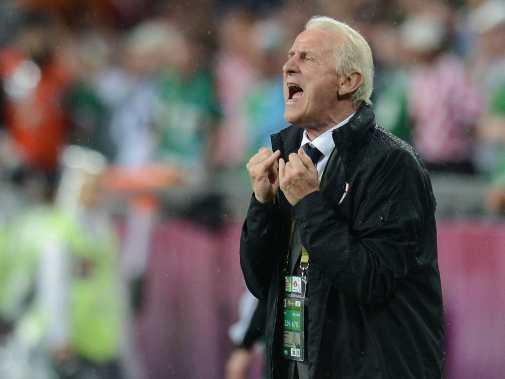 Giovanni Trapattoni barks instructions at his players