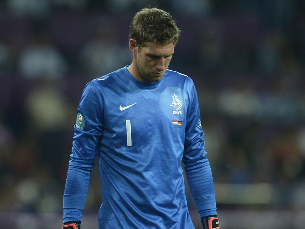 <b>NETHERLANDS</b><br/>
 
<b>Maarten Stekelenburg: </b> Aside from the goals, the Roma keeper had little to do. Positioning a little questionable for Gomez second where he could have done better. 6/10