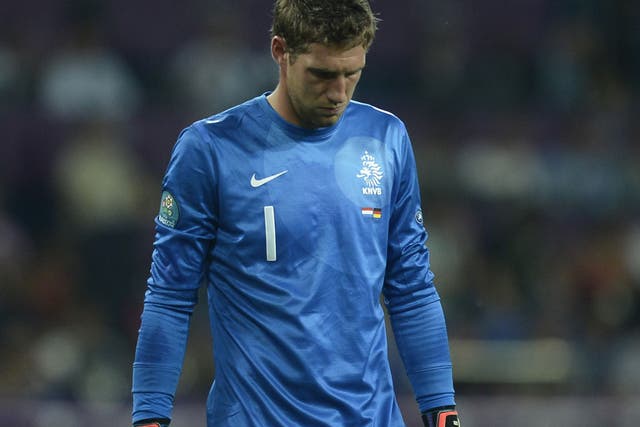 <b>NETHERLANDS</b><br/>
 
<b>Maarten Stekelenburg: </b> Aside from the goals, the Roma keeper had little to do. Positioning a little questionable for Gomez second where he could have done better. 6/10