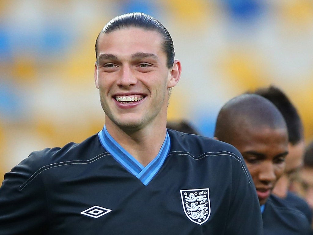Steven Gerrard said that Sweden's aerial vulnerability in defence was a weakness Roy Hodgson had pinpointed, as the manager toyed with a bold move of partnering Andy Carroll with Danny Welbeck here tonight