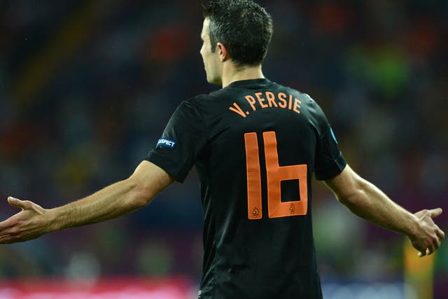 <b> Robin Van Persie: </b> Largely ineffective in a more withdrawn role behind Huntelaar. Missed a number of chances and never really seemed to click with his strike partner. 5 <br/>