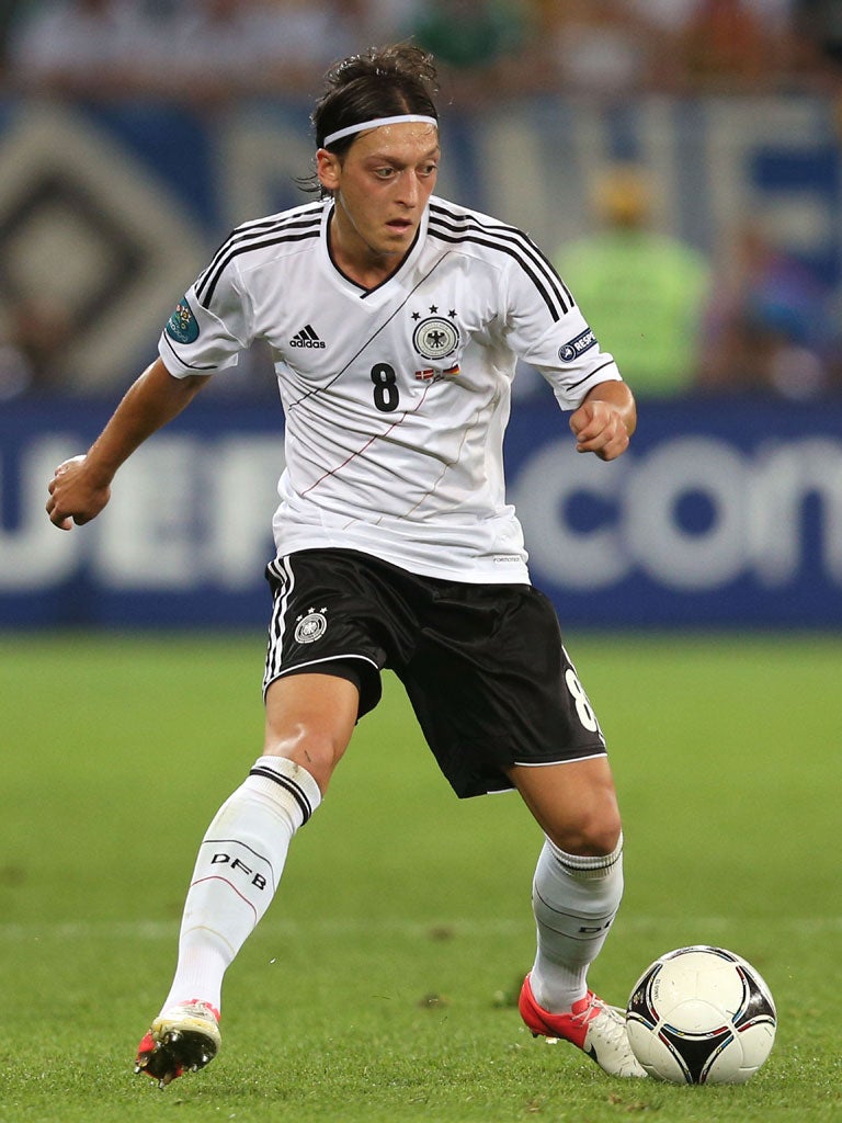 Mesut Ozil: Frustrated at times as his tricks and flicks did not always come off. Nevertheless, Ozil displayed impressive vision and an ability to carve out goal-scoring opportunities for his team-mates. Will need to improve his performances if Ge