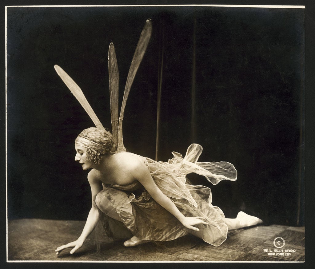 Anna Pavlova as the Dragonfly, in a photograph by the Ira Hill Studios, New York City.