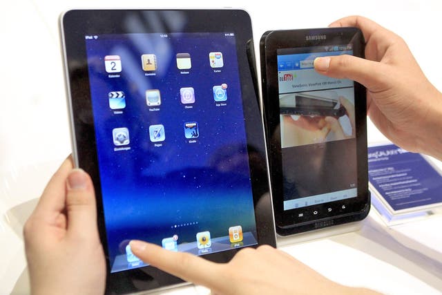 Samsung vs Apple: In a seemingly endless battle, Apple
claims that Samsung ripped off its iPad tablet for the Galaxy Tab. Last week saw a US court agreeing, pulling the tablet from sale in the US