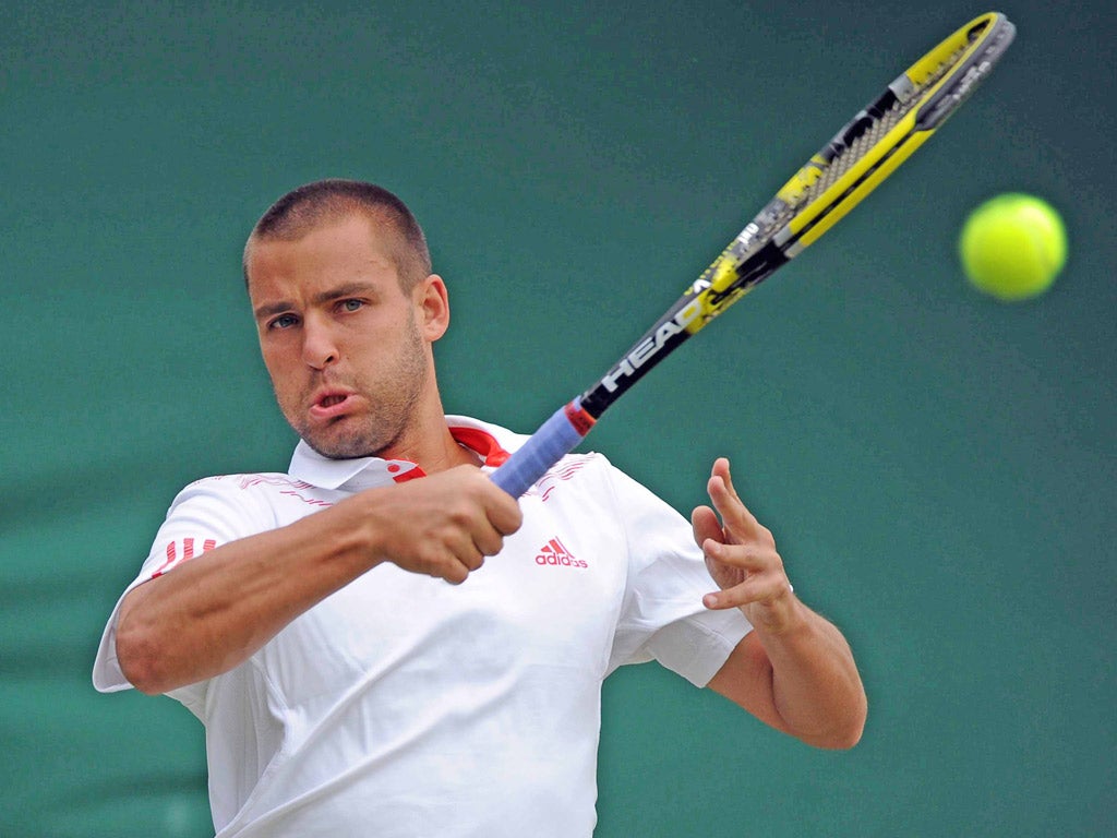 Mikhail Youzhny complained about noise from the nearby
Broacast Centre