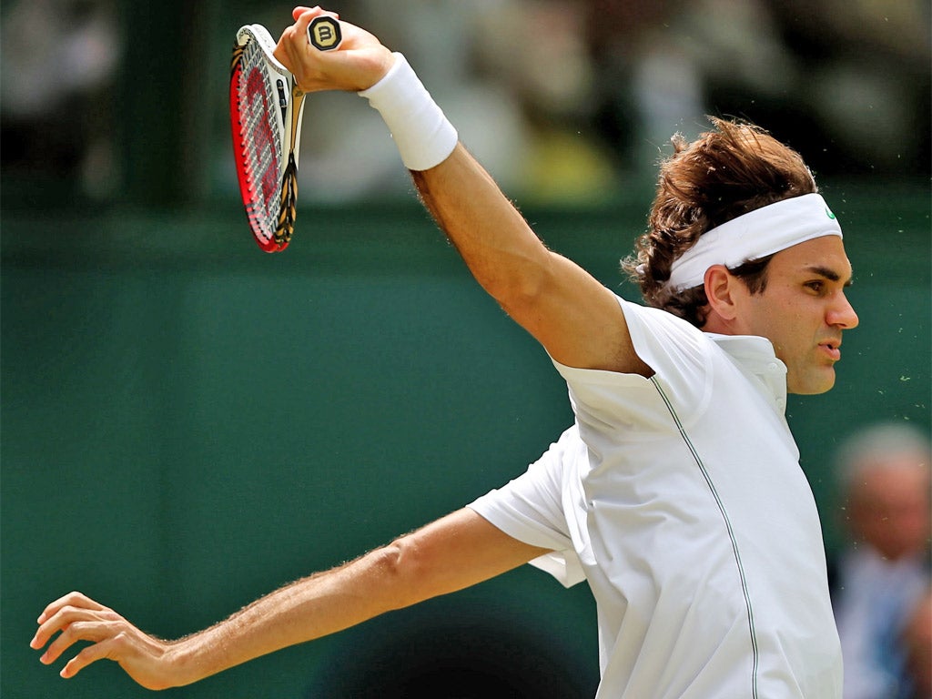 Roger Federer swept into the men's semi-finals yesterday