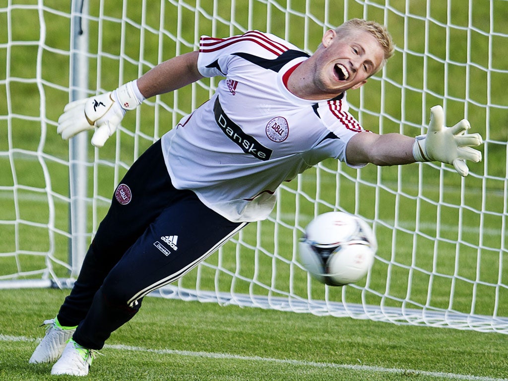 <b>Kaspar Schmeichel</b></br>
Towards the end of last season Spurs were reportedly keeping a close eye on Leicester City stopper Kasper Schmeichel. The son of Manchester United legend Peter, the 26-year-old had a good season in the Championship and attracted the attention of former manager Harry Redknapp. With first choice keeper Brad Friedel now in his forties, second choice Carlo Cudicini following close behind at 38 and the jury out on third choice Heurelho Gomes, Spurs could do with an injection of youth in reserve. Redknapp's departure may provide a lifeline to Gomes, who at one stage seemed certain to leave, but should he go Schmeichel would fit the understudy role well.