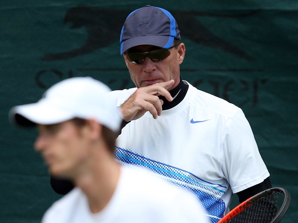 Ivan Lendl keeps an eye on Murray during practice